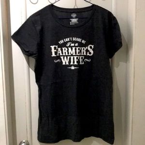 ☀️3/$25 sale☀️ Cute t-shirt Sz L